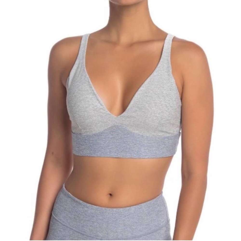 OUTDOOR VOICES Gray Seamless Plunge Sports Bra Size M